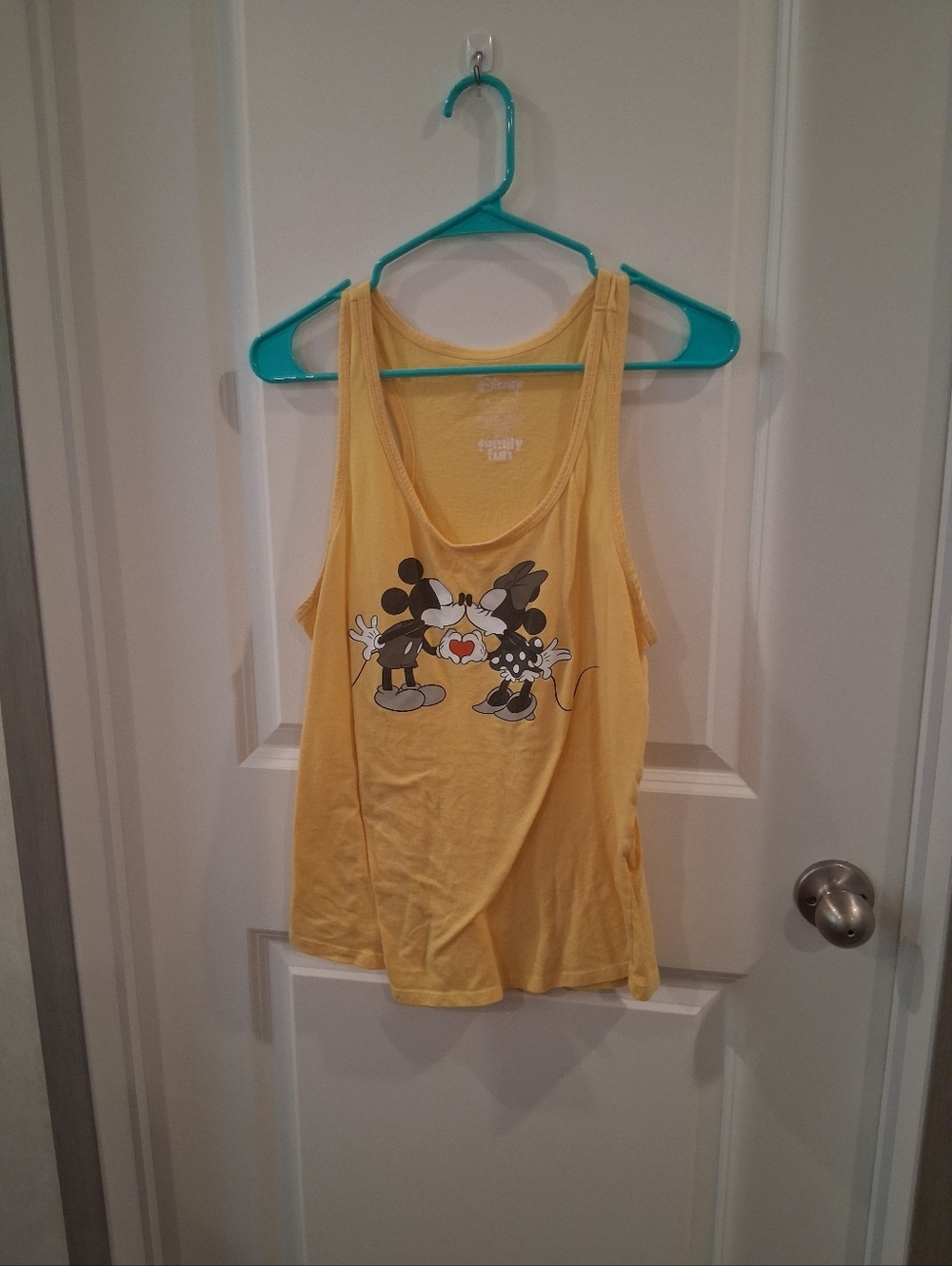 Disney Yellow Juniors Family Fun Graphic Tank Top Size Large